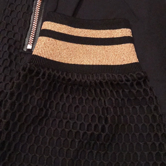 Lime & Vine mesh overlay jogger with mesh panels - Picture 10 of 16